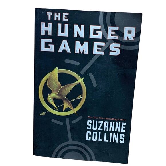 2008 The Hunger Games Paperback Novel Book by Suzanne Collins - Picture 1 of 2